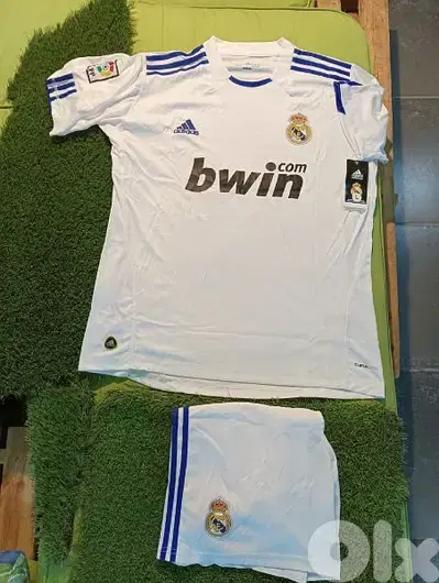 Real Madrid Benzema Retro Football Shirt & Short(Made in Thailand)