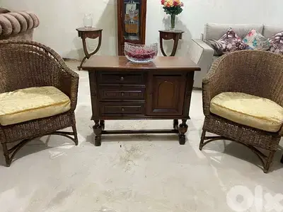 بهو خشب انتيك مع كراسي اتنين قش