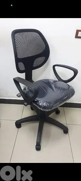 328C office chair Mesh