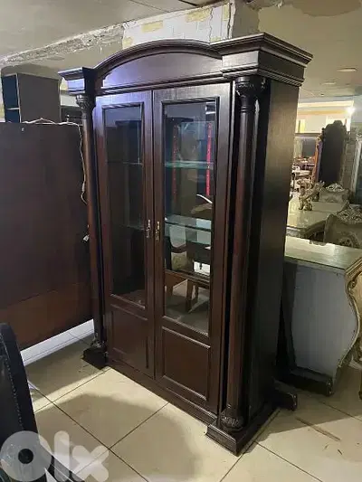 فاترينة تحف خشب زان ولاتي ملبسة قشرة