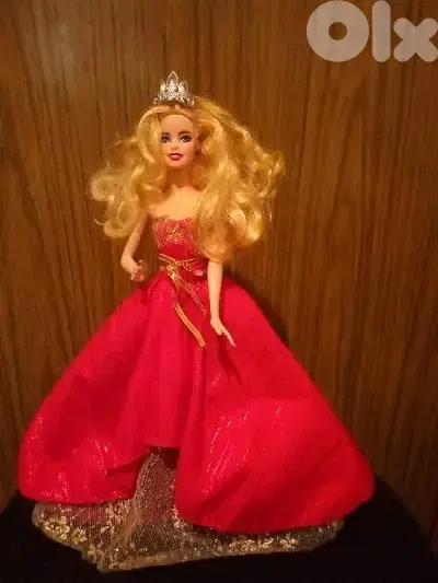 HOLIDAY Barbie Mattel 2018 dressed as new doll Curly hair muse body=27