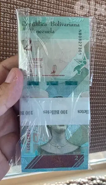 عملة عملات قديمة رزمة ١٠٠ ورقة ٢ بوليفر انسر متسلسل فنزويلا
