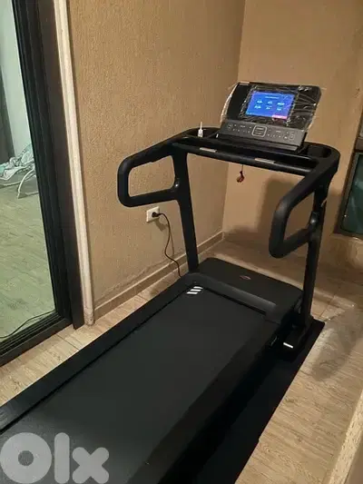 Treadmill 4HP AC motor 150 kg