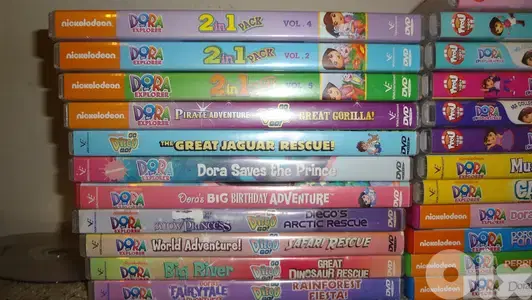 big collection of Dora l exploratrice original dvds in v good conditio