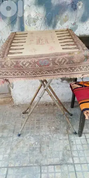 طاوله انتيك ب ٢٠٠ الف