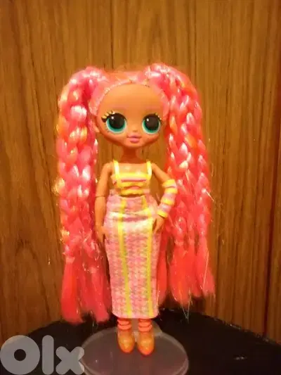 LOL NEON SERIES LIGHTS DAZZLE MGA Great doll in Her Own Wear+Shoes=34$