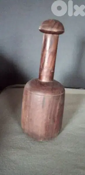 ايد جرن كبة من  خشب