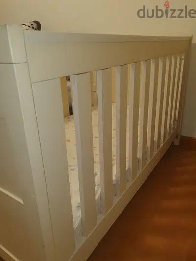 baby bed from London (Charmwood)for more than 5 years (77.5 cm ×145.5)