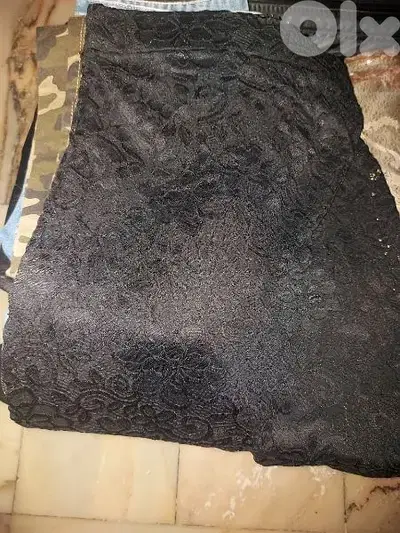 للبيع طقم دنتيل تنوره وبلوزه دنتيل