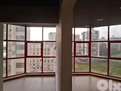 Office in commercial center in Zalka for saleمكتب في المركز التجاري