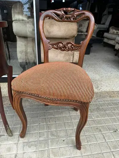 كرستين خشب زان مع طاولة مصري