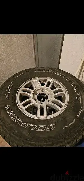 Hummer h3T original rims OEM with tires