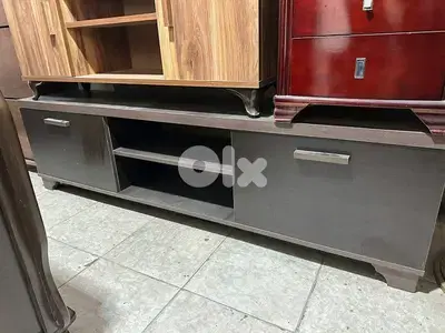 طاولة TV حجم كبير عرض 180 سم