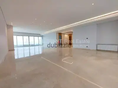 Luxurious | 24/7 Electricity | Prime Location !