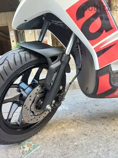 aprilia 2023 ABS