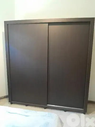 خزانة درفتين سحاب 180 سم