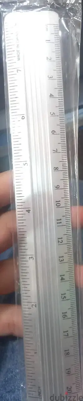 مسطرة حديد 20 سنتم. . .
