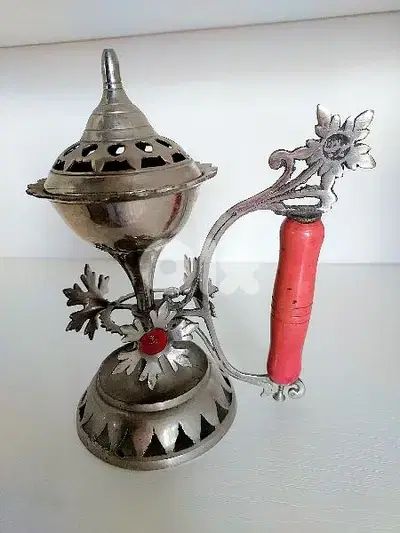 Old Vase - مجمرة قديمة للبخور او النار