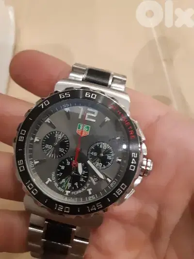 New 6 Tag watches Heuer
