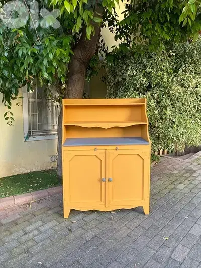 sideboard