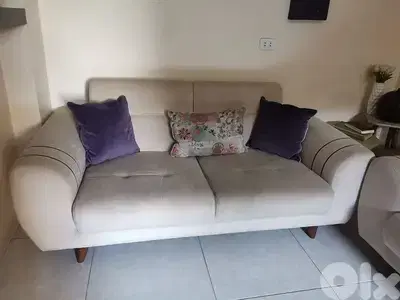 طقم كنبايات بفتح صندوق وتخت كتير مرتب
