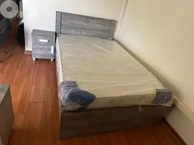تخت مفرد ونص 120 سم مع فرشة وكمود