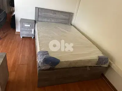 تخت مفرد ونص 120 سم مفرش طبلية خشب شوح مع فرشة وكمود