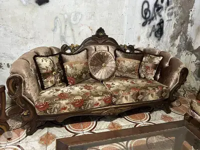 طقم كنبايات حفر خشب زان ست قطع وطاولة شبه جديد