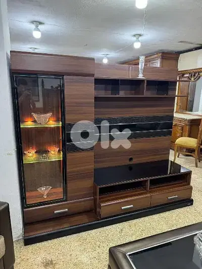 طاولة Tv شغل istikbal تركية شبه جديدة
