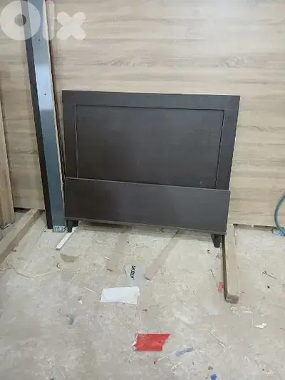 تخت مفرد ونص جديد من المعمل