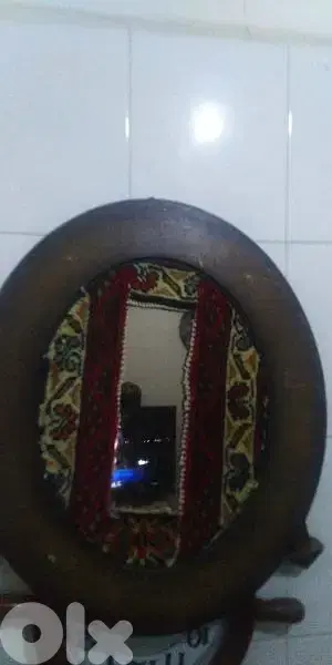 مرايه خشب انتيك ب ٢٣٠ الف
