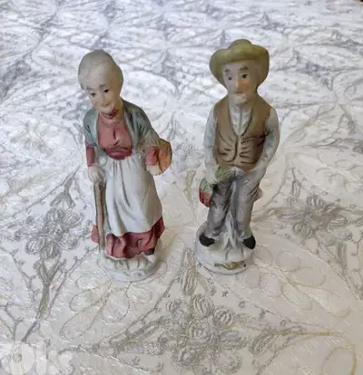 Figurines