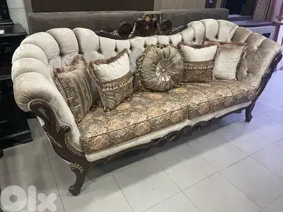 صالون خشب زان حفر ايد مؤلفة من 5 قطع مستعمل شبه جديدة