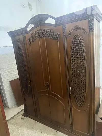 خزانة مصرية خشب زان حفر ملبسة قشرة