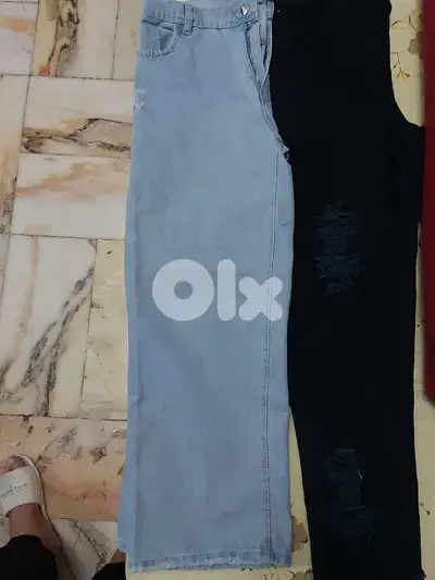 للبيع بناطلين نسائيه جينز