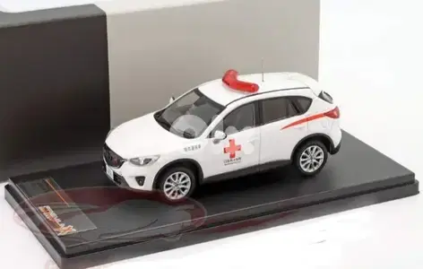 Mazda CX-5 (Japanese Red Cross) diecast car model 1;43.