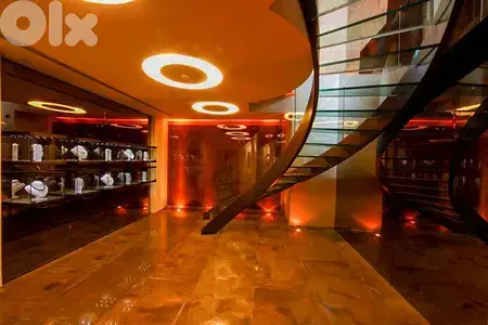 JEWELERY SHOWROOM IN DOWNTOWN FOR RENT (BTR-370