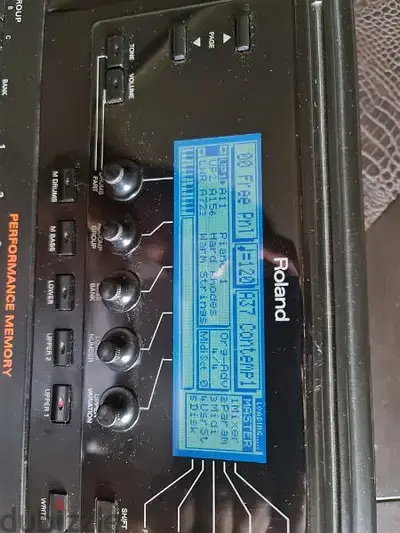 Roland G-800 Arranger Keyboard – Professional Grade – Quick Sale!