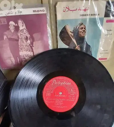 اسطوانات عتيقة للبيع
