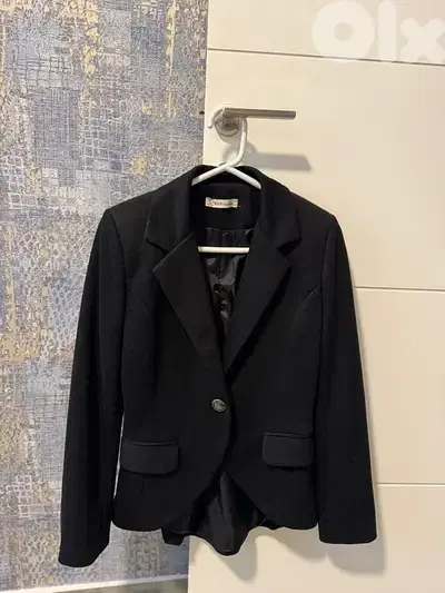 dark grey blazer new, size m