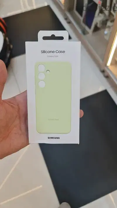 Silicone Case Galaxy S24 Plus lime 10$