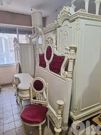 غرفة نوم خشب زين حفر ناعم ومميز انتيك خارقة النظافة كاملة bedroom