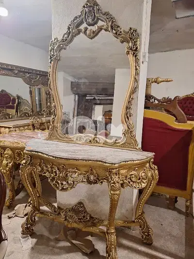 كونسول مع مراية خشب زين حفر ناعم تلبيس ورق الذهب رائع جدا وجه رخام فخم كونسول مع مراية خشب زين حفر ناعم تلبيس ورق الذهب رائع جدا وجه رخام فخم