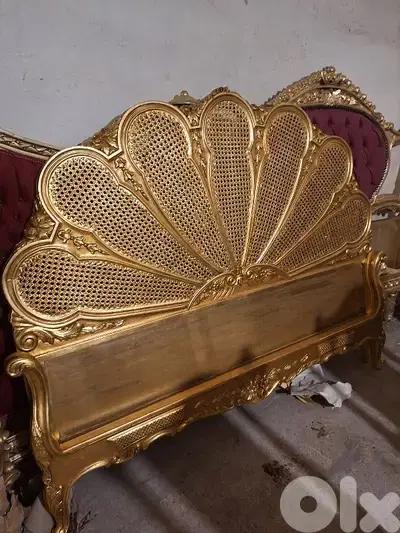 تخت مميز شغل فني من الروائع خشب زين حفر راقي جدا حجم مجوز