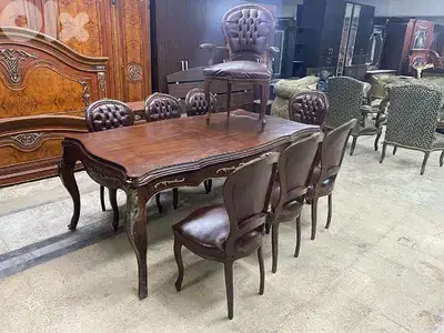 طاولة مع 8 كراسي خشب زان مصرية مرصعة نحاس