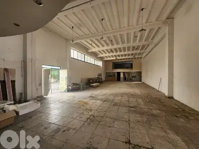 RWB249EA - Showroom for rent in Halat Jbeil ( on the highway )