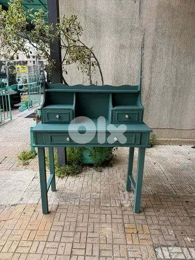 desk, makeup table