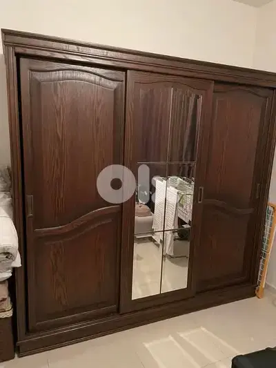 غرقة نوم خشب زان و لاتي و لا جرح شبه جديدة