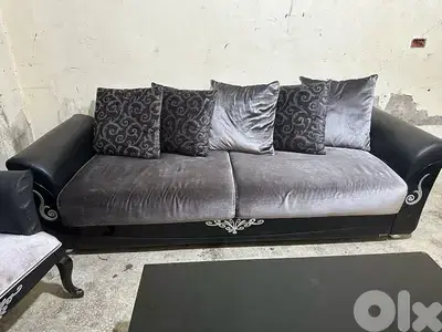 طقم كنبايات شغل istikbal تركي مع طاولة