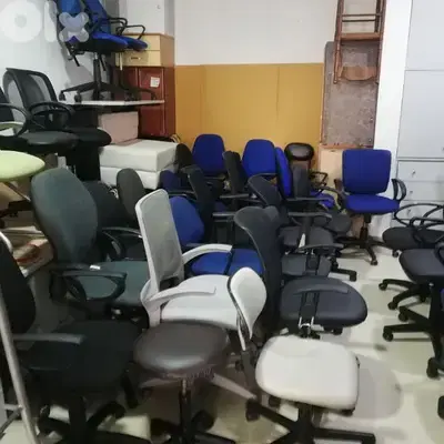 مكاتب كراسي اوروبي شبه جديد مزرعة يشوع